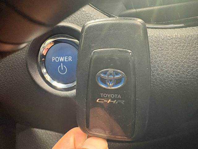 Toyota C-HR 10