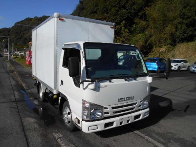 Isuzu Elf 3