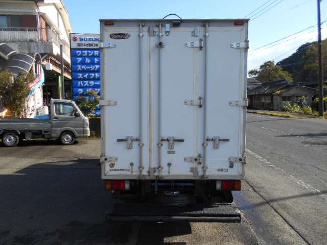 Isuzu Elf 9