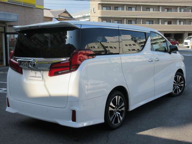 Toyota Alphard 8