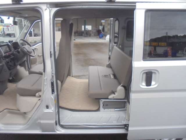 Nissan NV100 Clipper 8