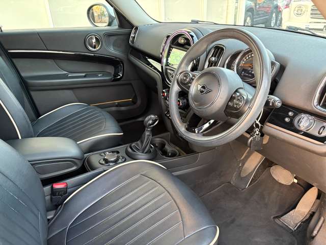 MINI Crossover 10