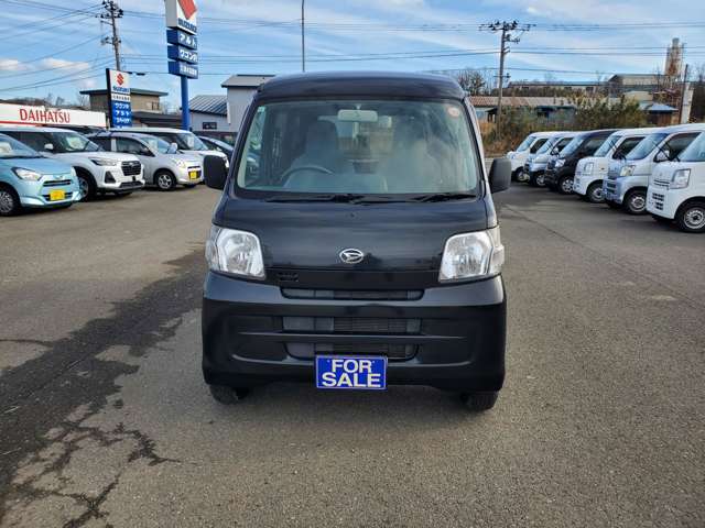 Daihatsu Hijet Cargo 2
