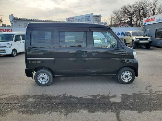 Daihatsu Hijet Cargo 4