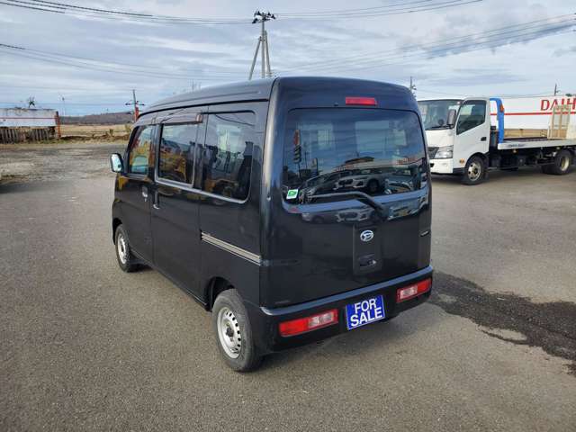 Daihatsu Hijet Cargo 6