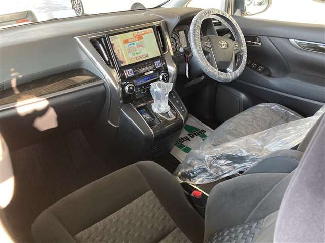 Toyota Vellfire 3