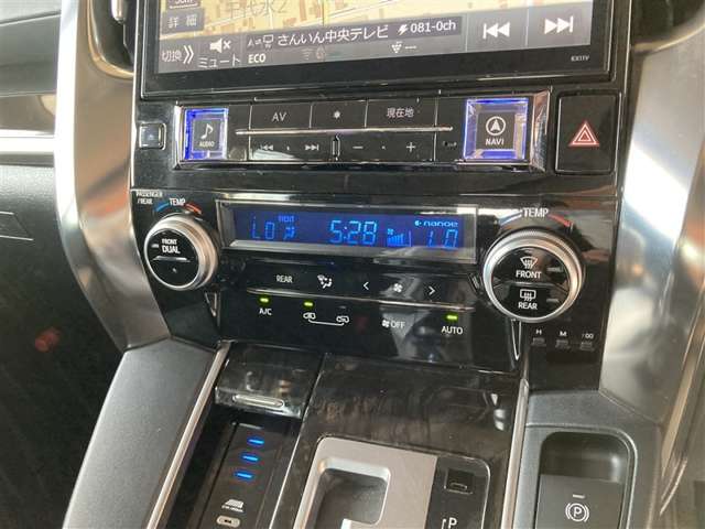 Toyota Vellfire 5