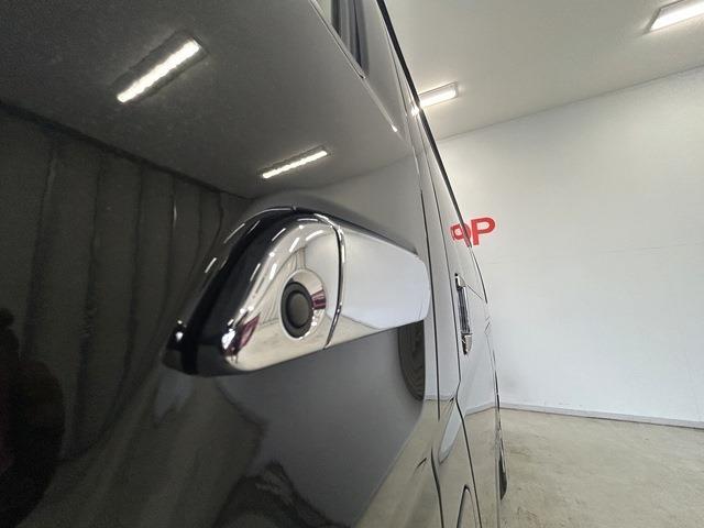 Toyota Hiace Van 8