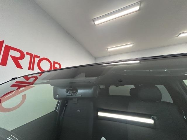 Toyota Hiace Van 10