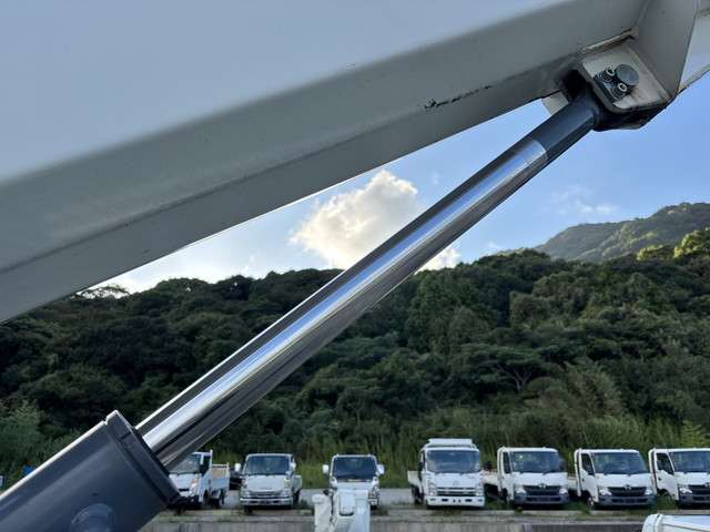 Isuzu Elf 11