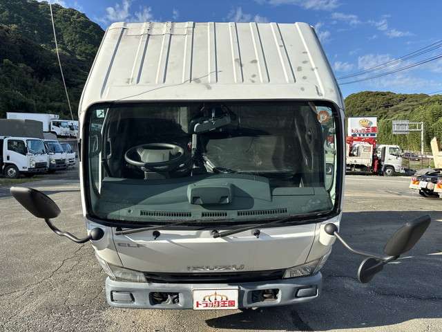 Isuzu Elf 6