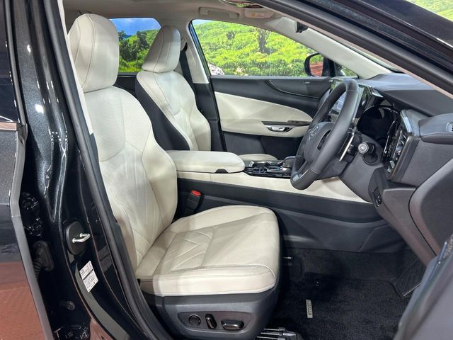 Lexus NX 8