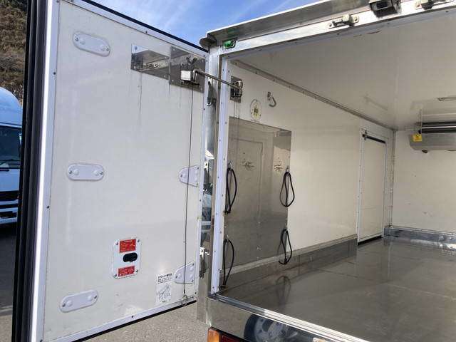 Isuzu Elf 12