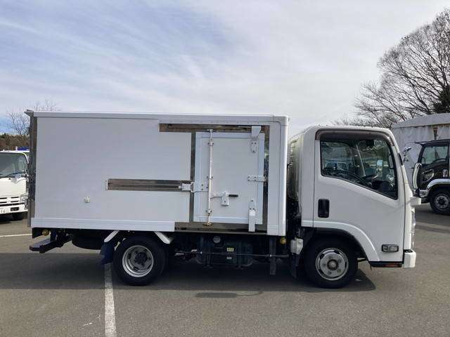 Isuzu Elf 6