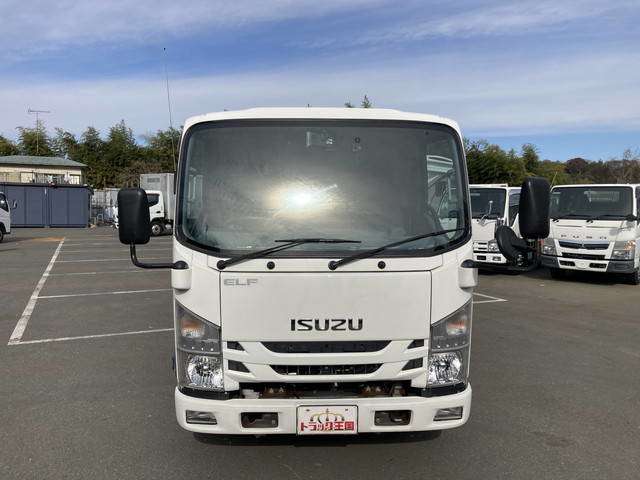 Isuzu Elf 8