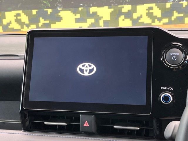Toyota Voxy 4