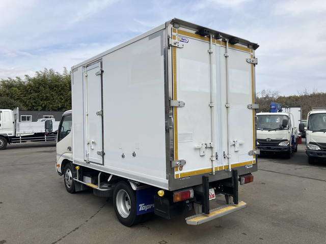 Hino Dutro 3