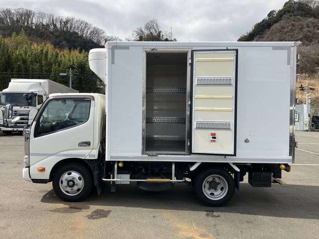 Hino Dutro 5