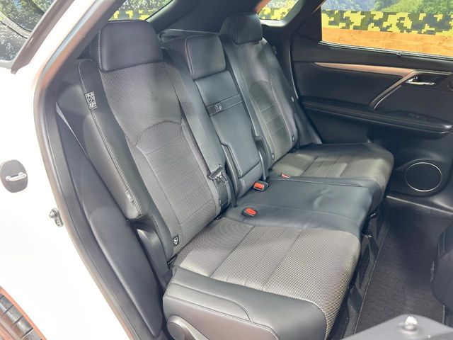 Lexus RX 9