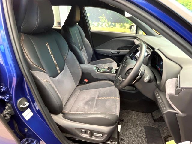 Lexus LBX 8