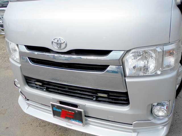 Toyota Hiace Van 2