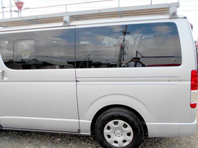 Toyota Hiace Van 8