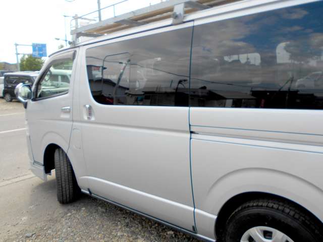Toyota Hiace Van 9