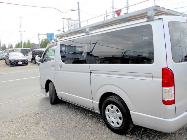 Toyota Hiace Van 10