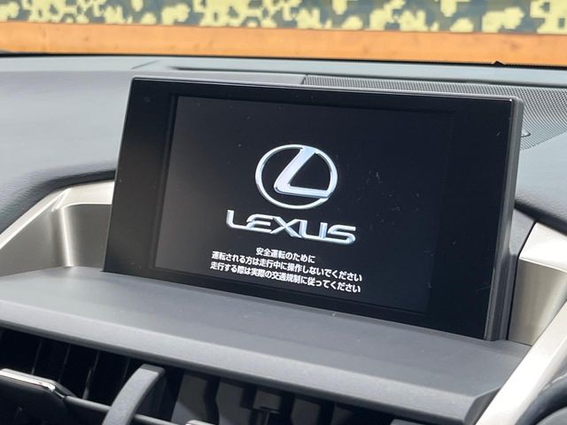 Lexus NX 4