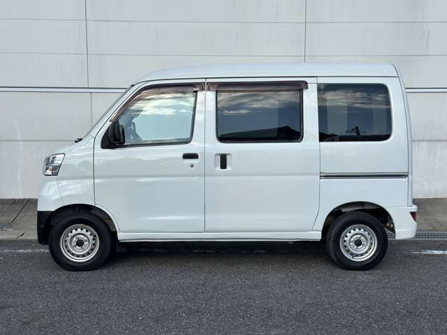 Daihatsu Hijet Cargo 2