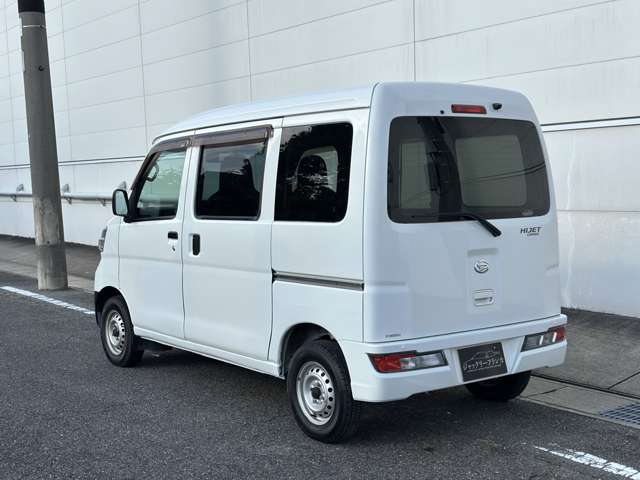 Daihatsu Hijet Cargo 3