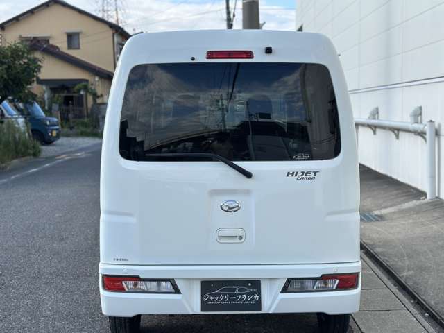 Daihatsu Hijet Cargo 4