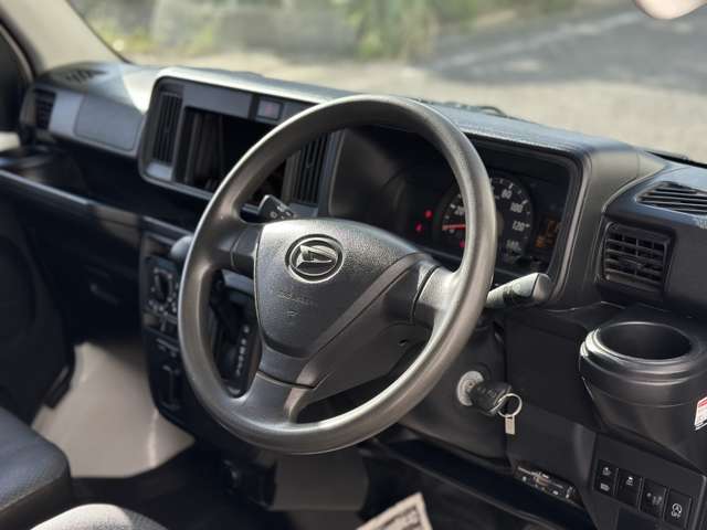 Daihatsu Hijet Cargo 10