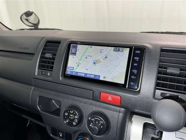 Toyota Hiace Van 10