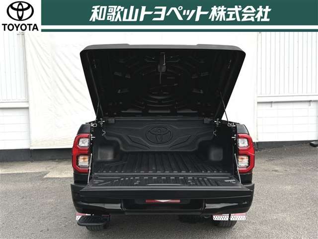 Toyota Hilux 4
