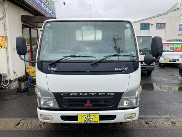 Mitsubishi Fuso Canter Guts 2