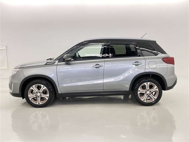 Suzuki Escudo 5