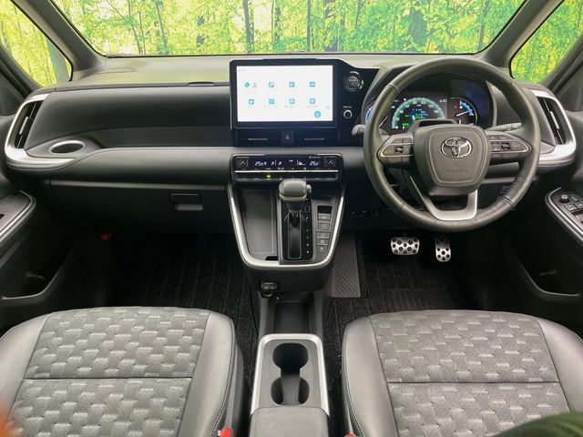 Toyota Voxy 2