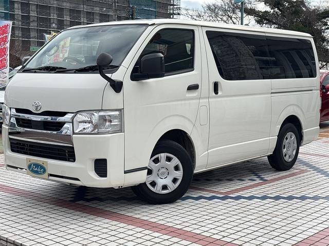 Toyota Hiace Van 5