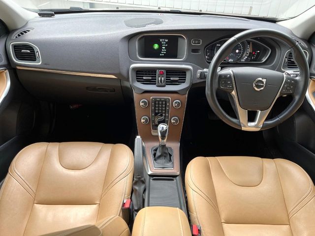 Volvo V40 Cross Country 2