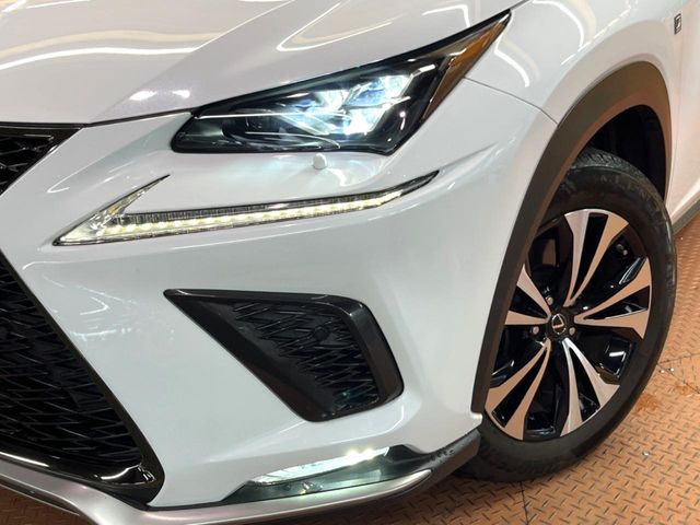 Lexus NX 11