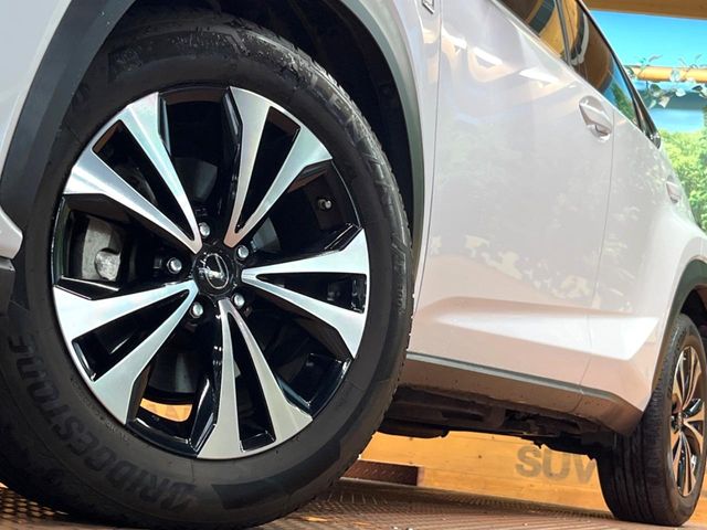 Lexus NX 12