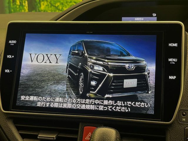 Toyota Voxy 4