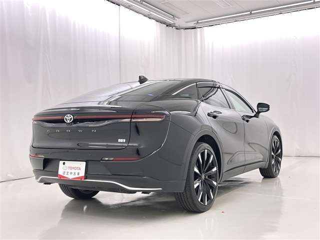 Toyota Crown Crossover 7