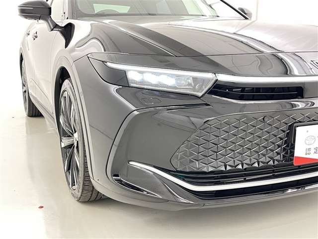 Toyota Crown Crossover 8