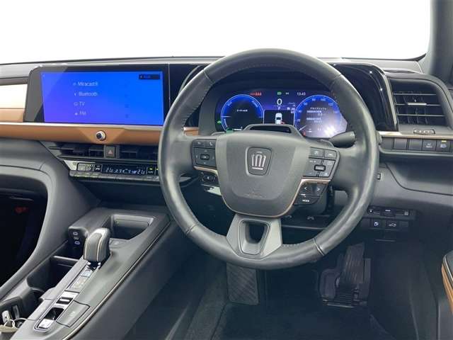 Toyota Crown Crossover 9