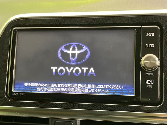 Toyota Sienta 3