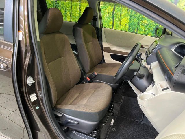 Toyota Sienta 8