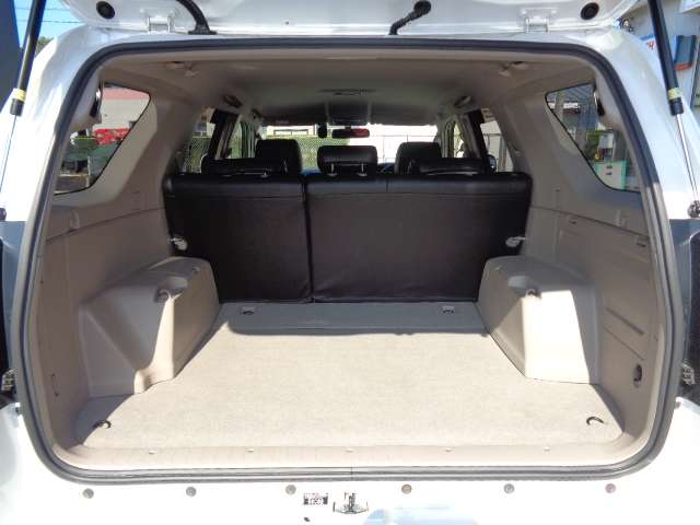 Toyota Hilux Surf 11