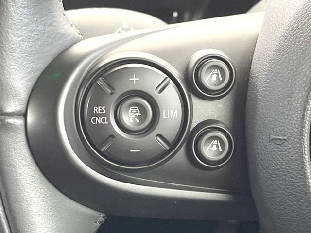MINI Crossover 5